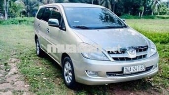Toyota Innova 2006 G - 300 km