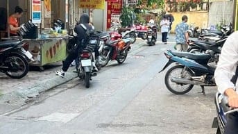 Cho thuê nhà 3 tầng x 60m2 mặt ngõ Tự Do, Đại La, gần 3 trường ĐH