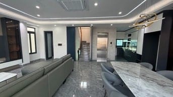 TÒA NHÀ PHỐ ĐÀM LONG BIÊN - LÔ GÓC - Ô TÔ VÀO NHÀ - 7 TẦNG. 23.3 TỶ- 