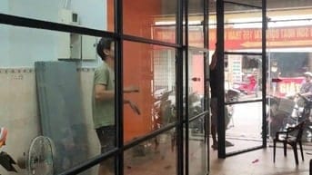 Sửa nhà Thanh Lý vách Kính CL khung sắt chia ô nhỏ