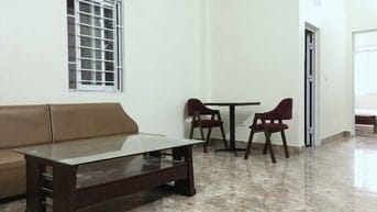 Cho thuê CHMN 50 m2 ở ngõ 467 Hoàng Hoa Thám, Ba Đình vào ở luôn