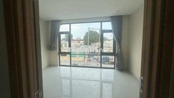 Nhà mặt tiền Bình Thạnh có thang máy