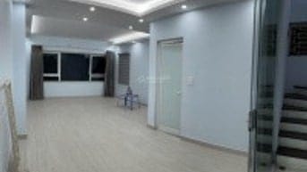 Cho thuê nhà ngõ 89 lạc long quân 55m x6T thang máy