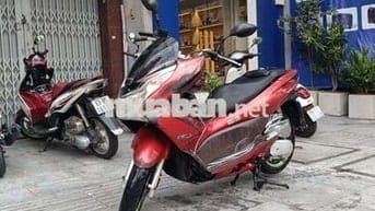 Xe tay ga Honda PCX 125 màu đỏ 2011.