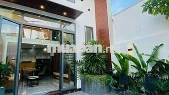 Cho thuê nhà phố 3PN full nội thất mới có sân vườn thoáng mát
