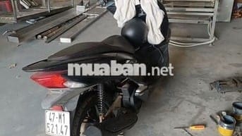 Xe máy Honda PCX 2017 màu đen nhám Smartkey
