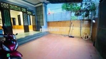 nhà 2 tầng 3 phòng ngủ ngay phố đi bộ ven sông Hương