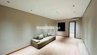 Anh chị nào đang tìm nhà khu Hoàng Quốc Việt thì xem giúp em căn này n