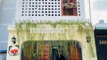 Nhà Mới Xây 100% DT 180m2 1Trệt 2Lầu 3Pn 3Wc Sân Thượng Hẻm Xe Tải