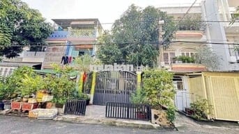 Nhà 3 tầng mặt tiền đường số 19 kdc bình hưng DT 6 x 20m 2 lầu