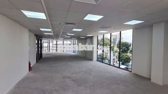 Cho thuê văn phòng đường Cách Mạng Tháng 8, dt 152m²