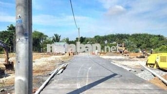 Cần bán đất sổ riêng ngay chợ bến cá .cầu tân triều