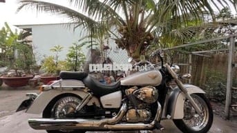 Xe côn tay Honda Shadow màu trắng xanh