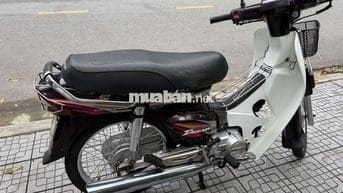 Xe máy Honda Super Dream 2000 đã sử dụng