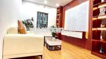 Bán nhà 4,8 tỷ sổ đỏ 100 m2 sử dụng phố Khương Trung - Thanh Xuân - Nh