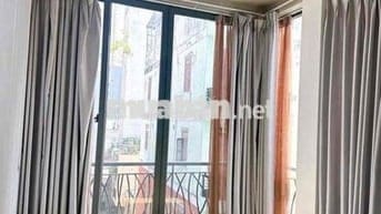 Cho thuê căn hộ Studio Ban công Q4 gần cầu Ông Lãnh, cầu Calmette