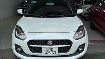 Suzuki Swift GLX 2023 màu trắng rất đẹp.