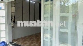 chính chủ bán nhà DT 5m - 20m giá 220tr gần chợ Xuân Thới Thượng