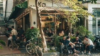MÌNH NHƯỢNG LẠI QUÁN CAFE LÔ GÓC MẶT TIỀN 15M KHU HUỲNH THÚC KHÁNG