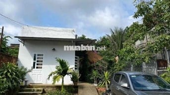 Nhà Vườn Xinh Xắn - Vị Trí Thuận Tiện