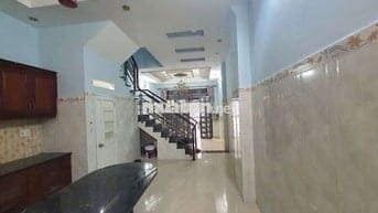 Cho thuê nhà 1/,  1 trệt 2 lầu 4pn, 3wc, 1p thờ,sân thượng trước sau