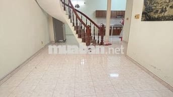 Cho thuê biệt thự thự sân đậu xe 3 Thích Quảng Đức 8x14m giá 30 tr TL