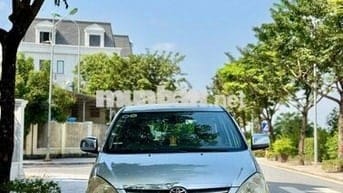 Toyota Innova 2.0G 2009 số sàn màu bạc