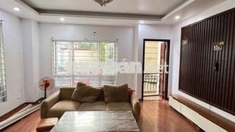 CHO THUÊ NHÀ 5 TẦNG – VỪA Ở VỪA KD – MT 5.6M – Ô TÔ VÀO NHÀ - LÔ GÓC