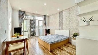 Studio Mới Keng Thoáng Mát Có Ban Công Ngay Sân Bay TSN, Giáp Q3 PN