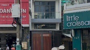 Bán nhà mặt tiền, đẹp, chính chủ 745 Lạc Long Quân, P10, Q.TB