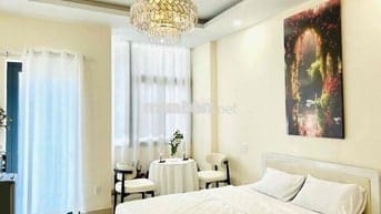 PRIVATE ROOM FOR RENT - STREET FACING HOUSE IN D1