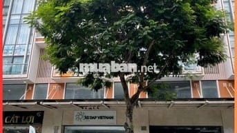 Cho Thuê Trệt + Lững Mặt Tiền Đường Lớn - Giá 30 triệu - Vạn Phúc City