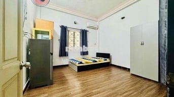 phòng đẹp 25m2 cửa sổ bếp riêng, nhà ga T3 tsn, trần quốc hoàn p4 TB