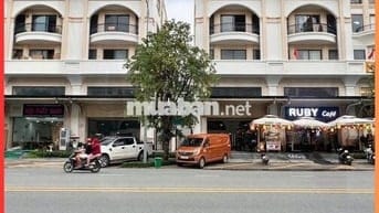 Cho thuê nguyên căn 7x21m, phù hợp văn phòng, showroom – Vạn Phúc City