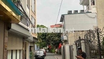 Cần nhượng lại căn nhà LÔ GÓC ô tô đỗ cửa thông thoáng còn sót lại