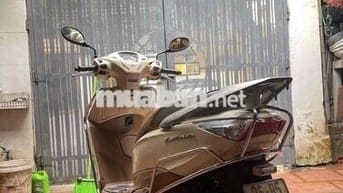 cần bán nhanh xe honda lead vàng kem