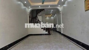 Phố Trạm - Ngay Aeon - Nhà 50m2 ×3 Tầng - Ô tô - 10Tr