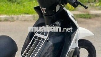 Xe máy Yamaha Sirius FI 2017 trắng đen
