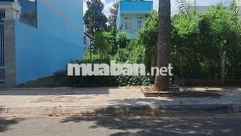 Cần bán lô đất ngay Quảng Trường giá 625 triệu/ 105m2 thổ cư, lộ oto