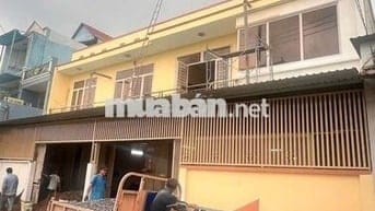 Kho cho thuê dt trệt 300m²+ 1lầu đúc full 300m² gồm 2 vp+PN có 3pha Ti