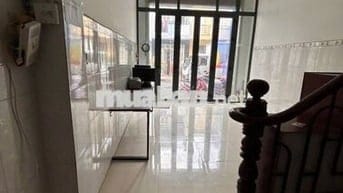 Cho thuê tầng trệt  làm văn phòng/salon tóc/ nail/ hoặc kho