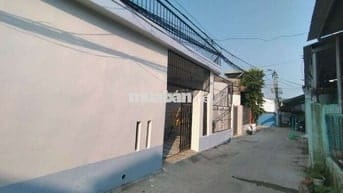 Nhà mặt kiệt xe tải đối diện đại học duy tân