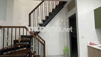 nhà NC 2PN Bến Vân Đồn gần Khánh Hội cầu Camettle đh Ng Tất Thành