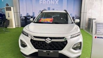 Ô tô Suzuki Fronx 2025 màu trắng, 5 chỗ