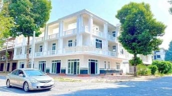 Nhà phố hoàn thiện liền kề khu công nghiệp thổ cư hoàn công