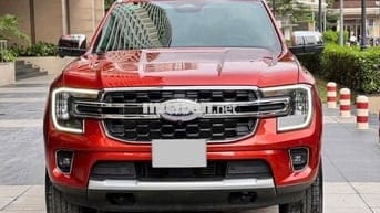 Ford Everest Titanium Màu Đỏ 2023  - 14000 km