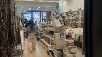 CHÍNH CHỦ 1 ĐỜI - MẶT TIỀN LÊ VĂN SỸ - 130m2(4,5x28) - 4 TẦNG - 39,99T