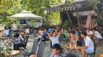 Sang Nhượng Cafe View Hồ Q.Ba Đình ( có sân vườn )