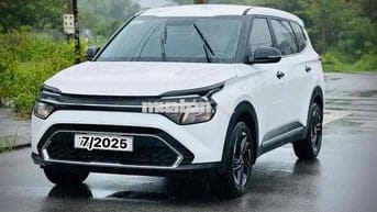 Kia Carens 2025 1.5G IVT - 8000 km