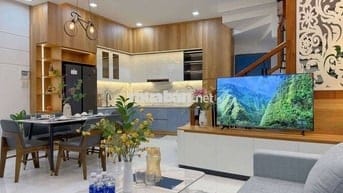 Nhà 3 tầng 3 mê trên lợp tôn chóng nóng kiệt Huỳnh Ngọc Huệ sau Nhà MT
